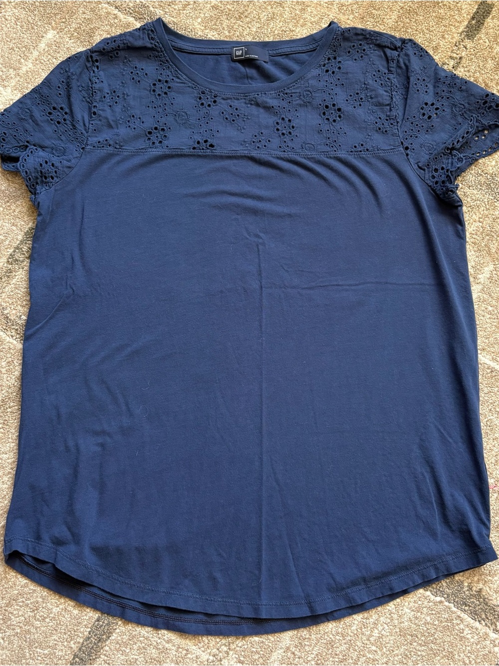 Gap Eyelet Lace Yoke Detail Women’s Top Large Navy Blue